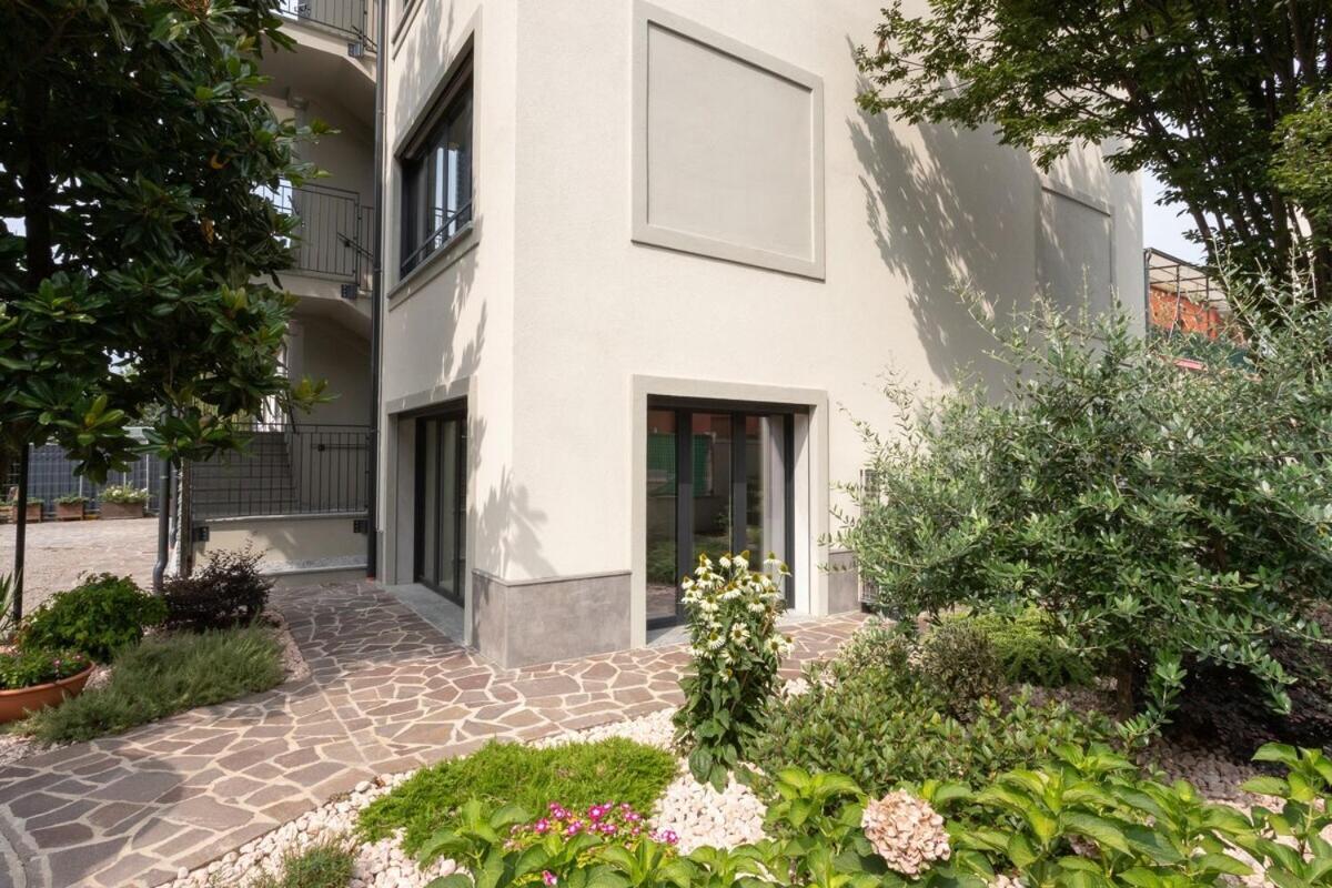 Palazzo Mazzini Hotell Cornaredo Exteriör bild